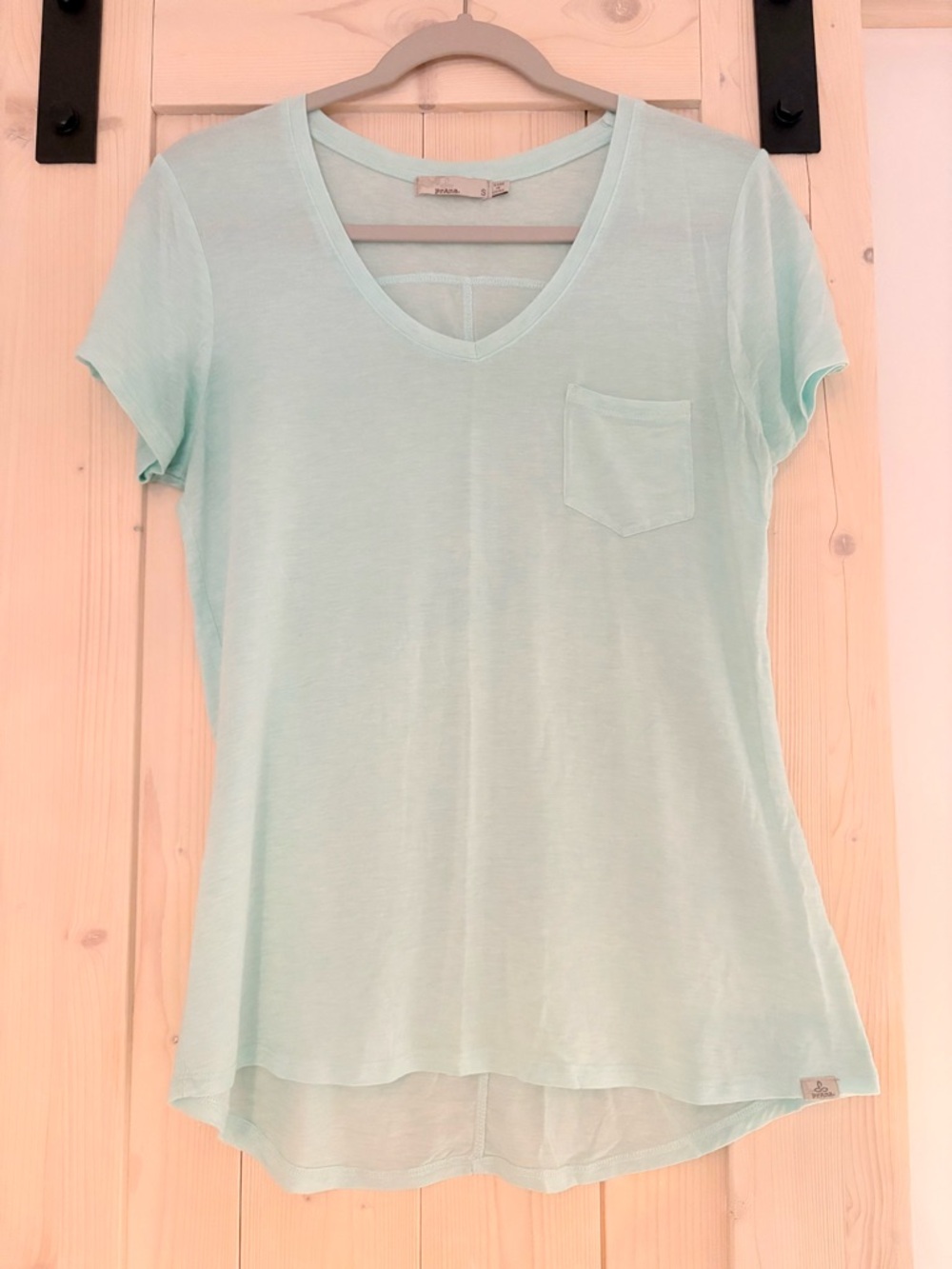 Prana Mint Green V-Neck Pocket Short Sleeve Tee